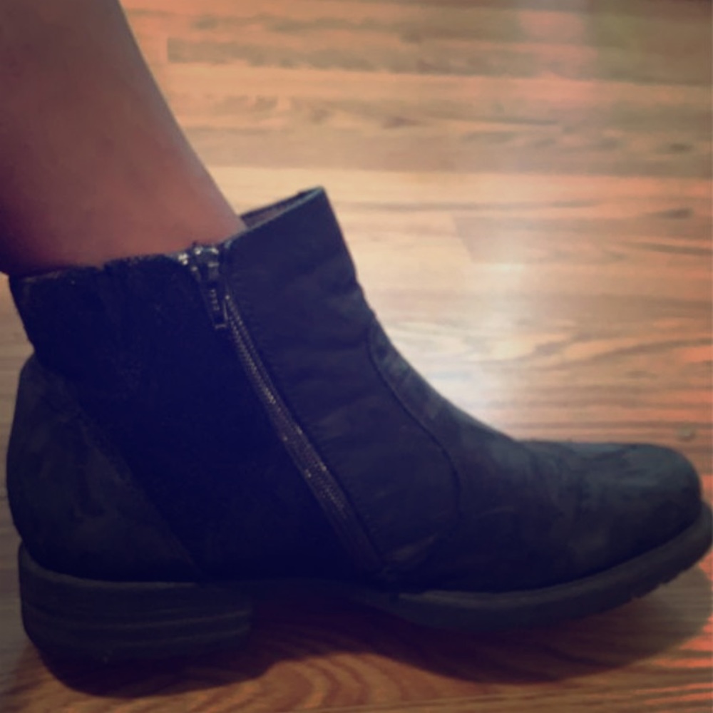 Size 10 earth boots